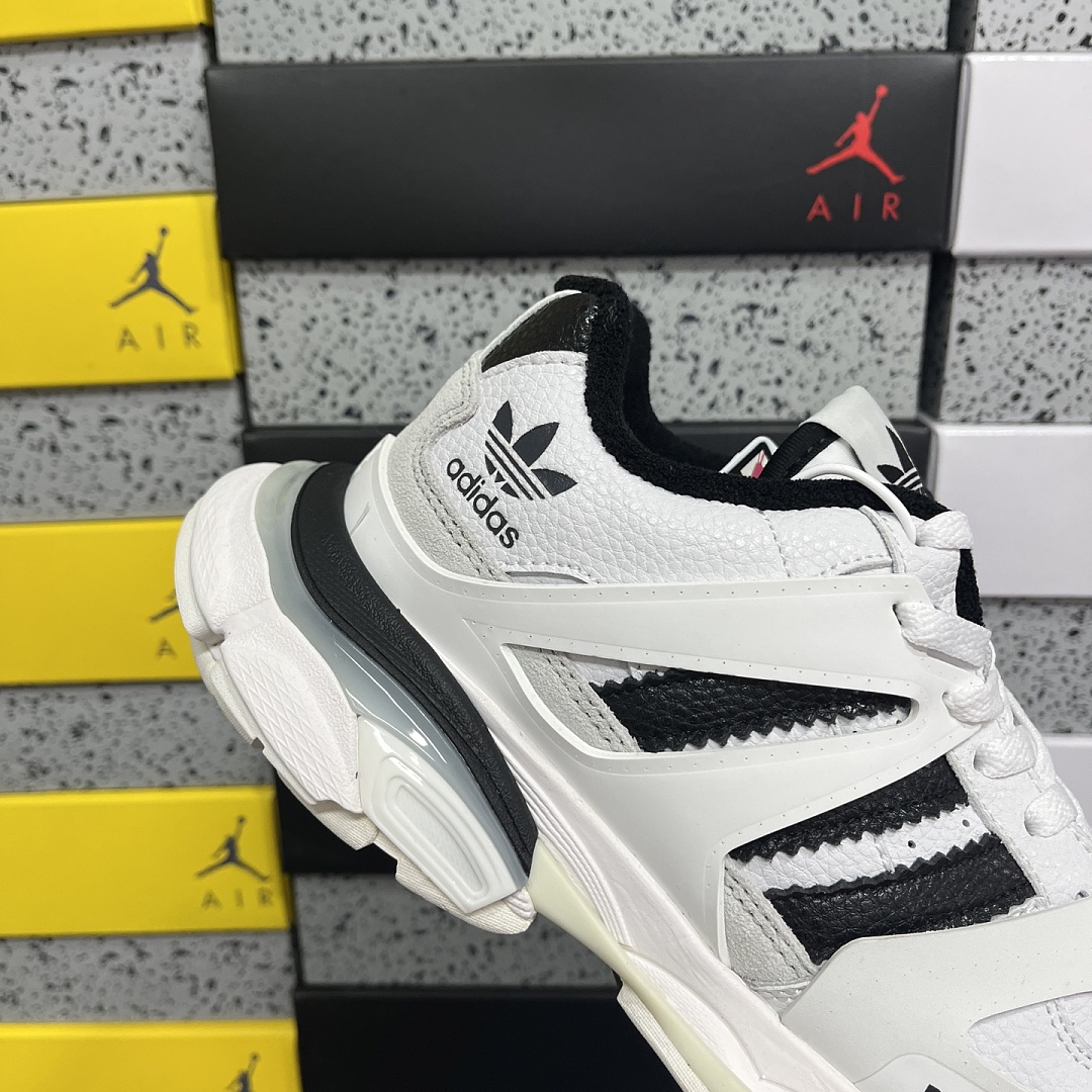 Balenciaga Track - Image 4