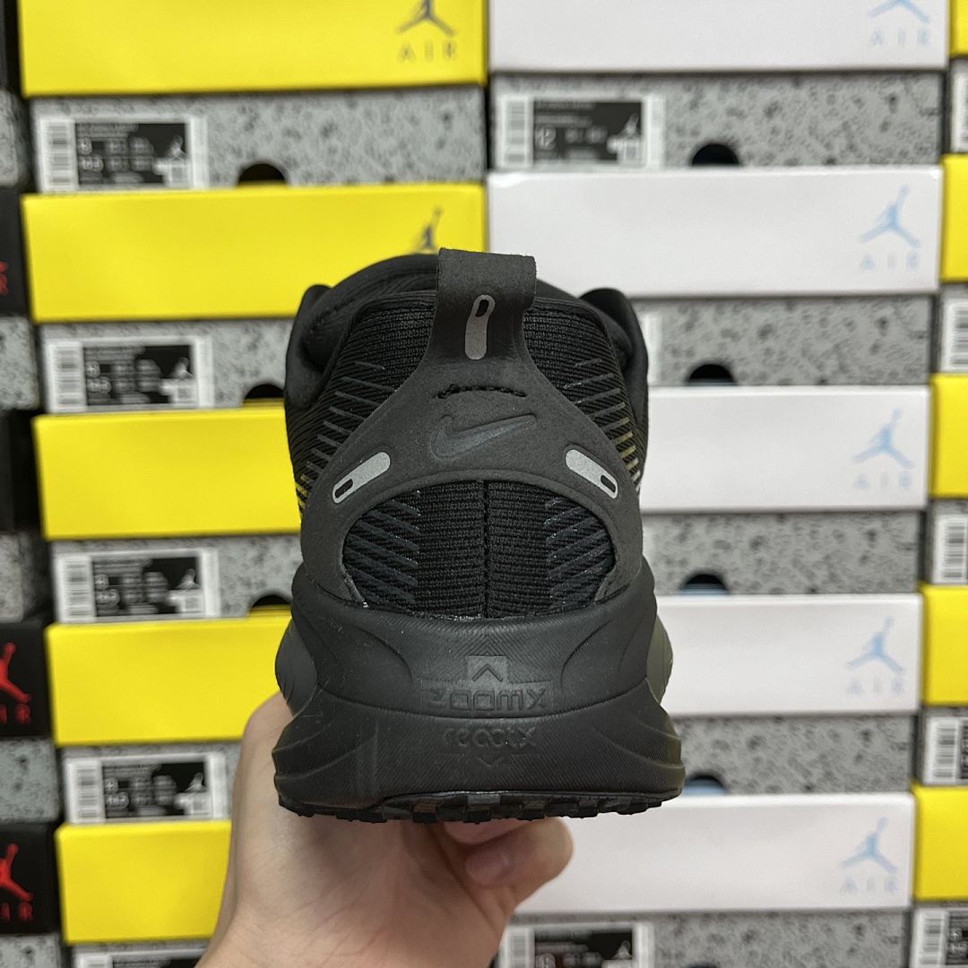 Nike Zoom Vomero - Image 8