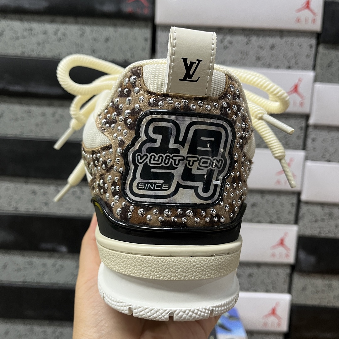 Louis Vuitton Skate Sneaker V3-10 - Image 4