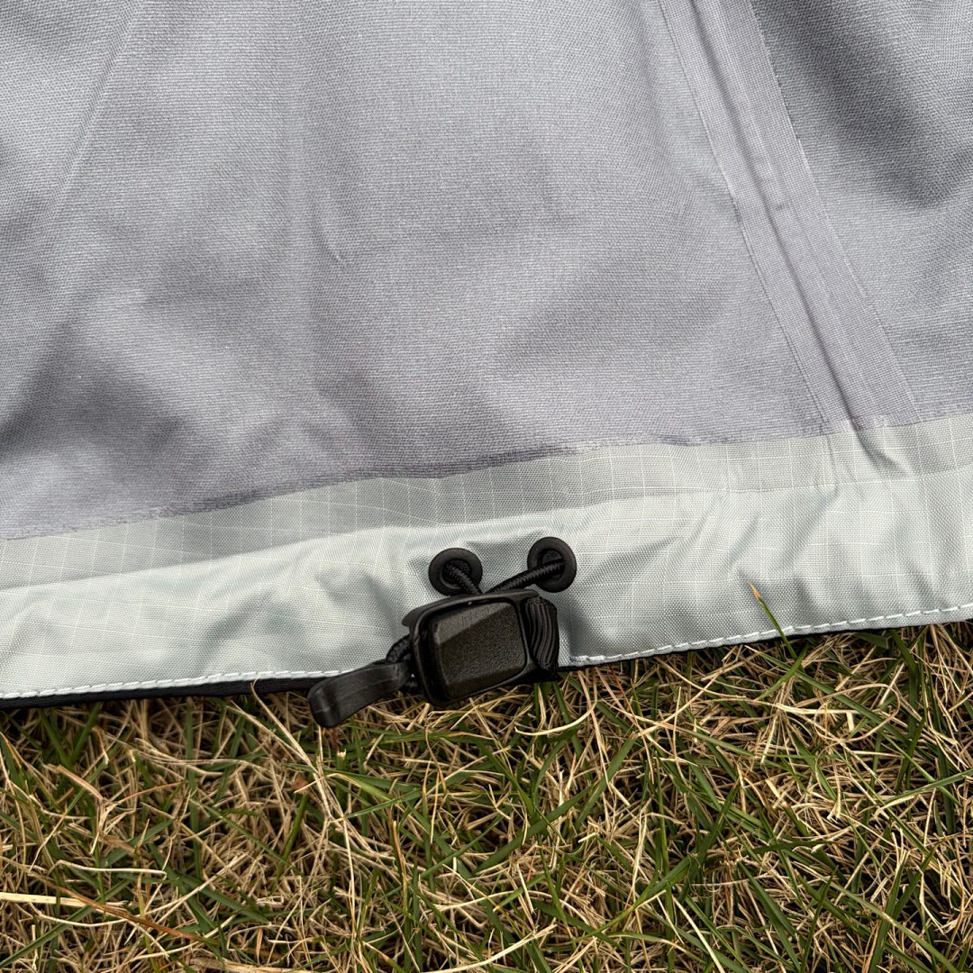 Arc'teryx Beta Jacket (Black SL) - Image 11
