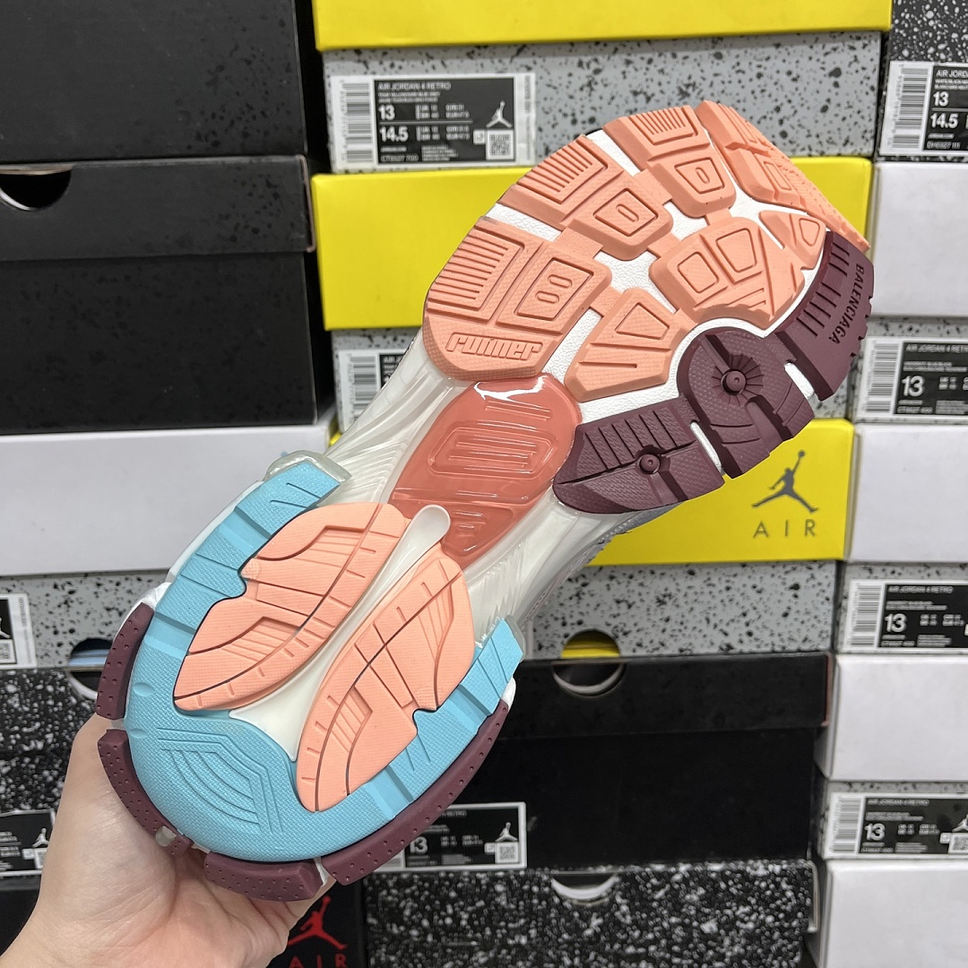 Balenciaga BLCG Runner 7.5 - Image 4