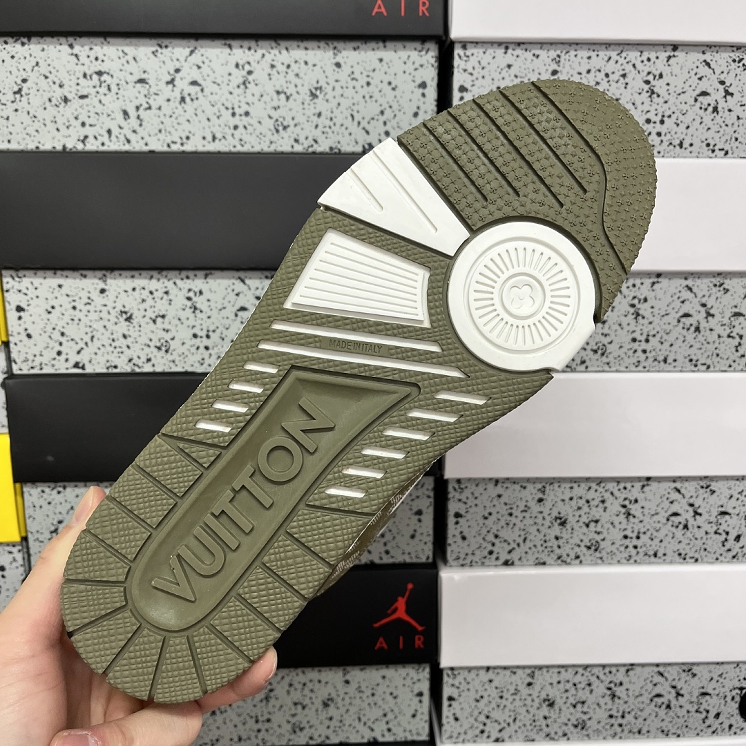 Louis Vuitton Trainer 1-12 - Image 4