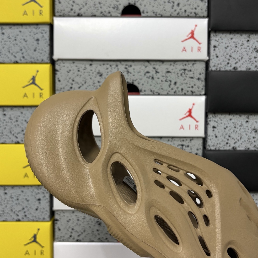Adidas Yeezy Foam RNR Clay Taupe Clogs - Image 3