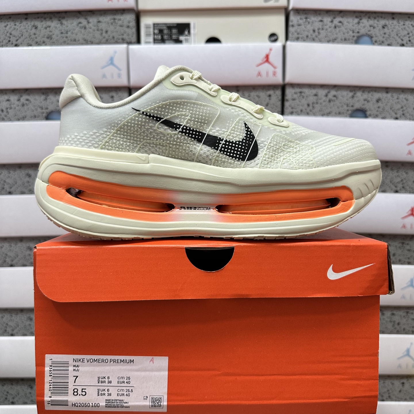 Nike Vomero Premium HQ2050-100 - Image 11