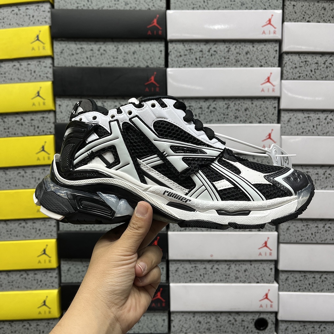 Balenciaga Runner LED 7.0 (Black White) - Image 5
