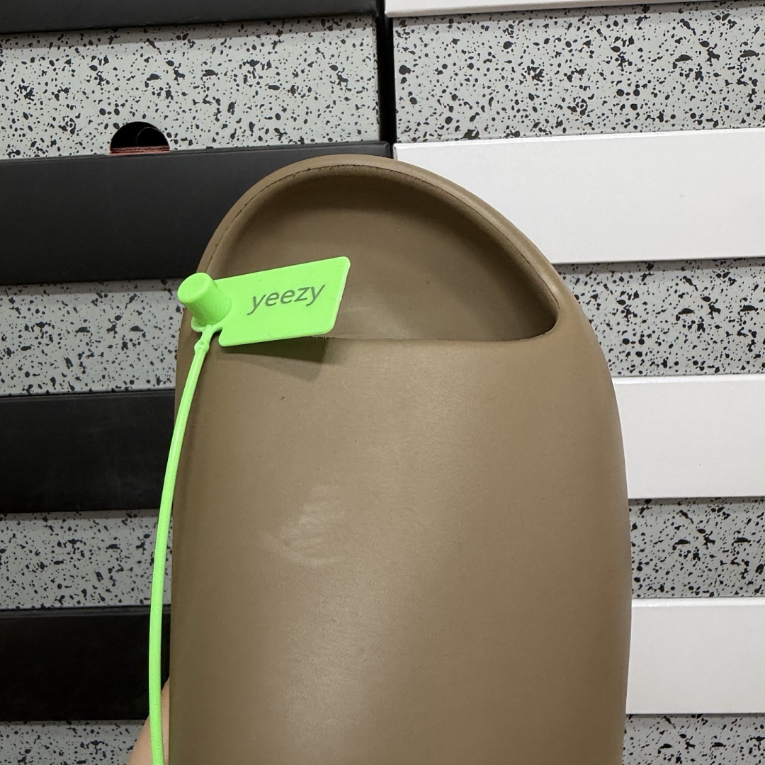 Adidas Slide/Foam Runner - Image 71