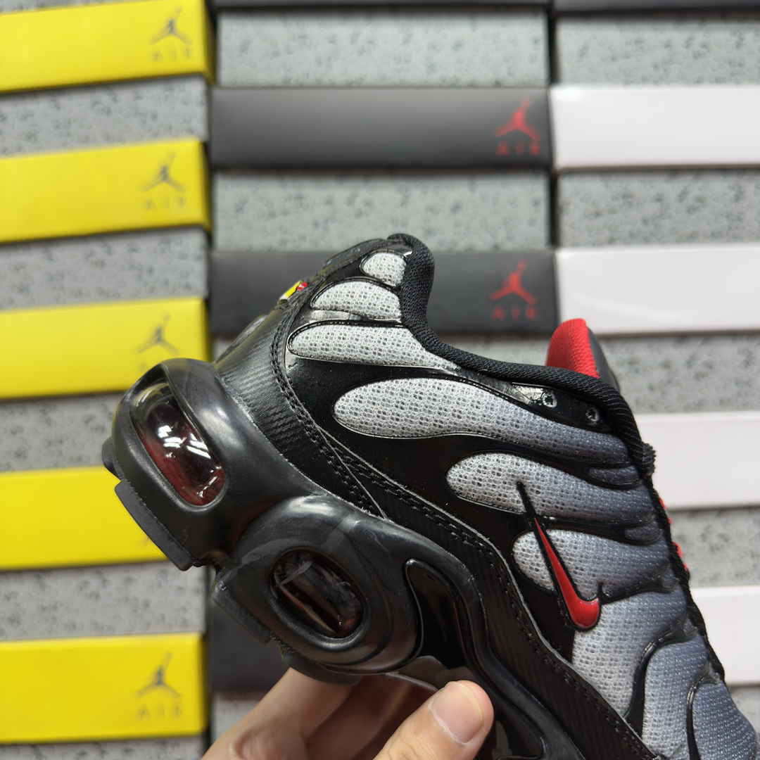 Nike Air Max Plus Black Gradient (Red) - Image 8