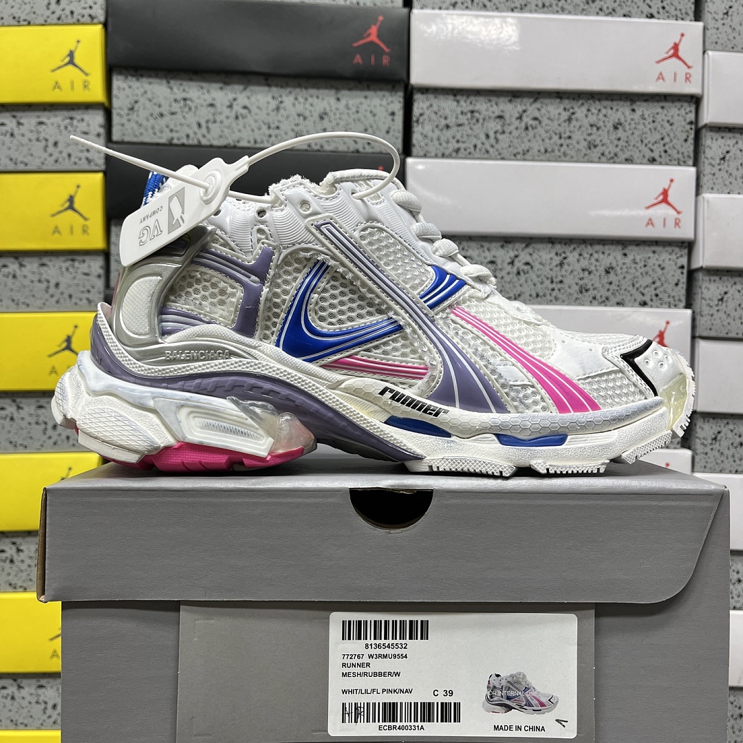 Balenciaga BLCG Runner - Image 17