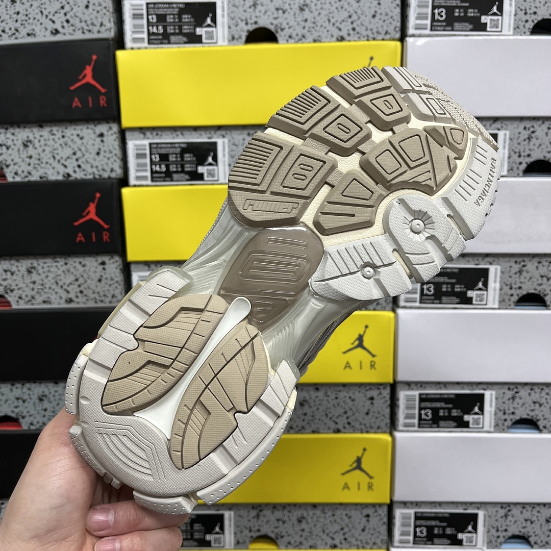 Balenciaga BLCG Runner 7.5 - Image 3