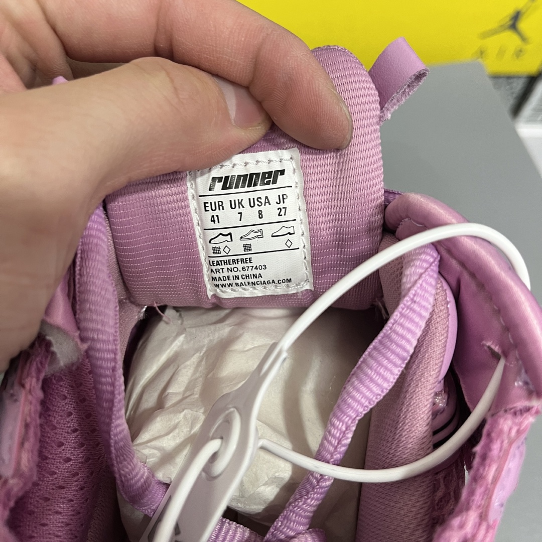 Balenciaga BLCG Runner 7.0 - Image 10