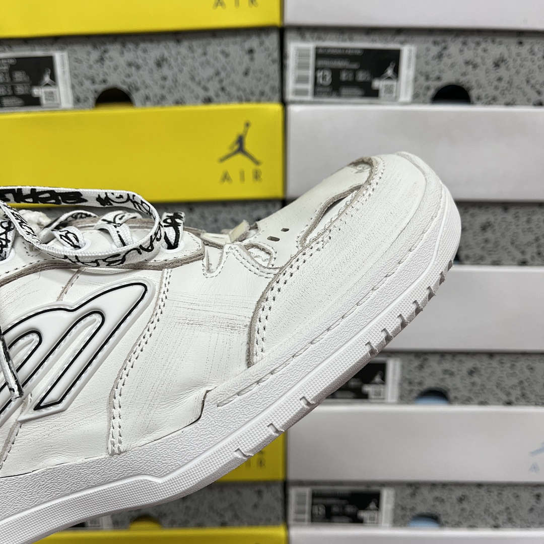 Balenciaga Hamptons Sneakers - Image 7