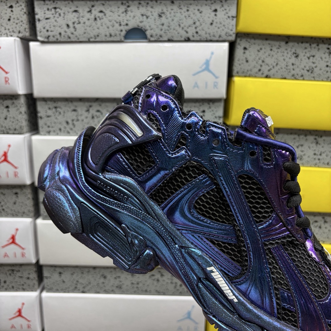 Balenciaga BLCG Runner 7.5 - Image 11