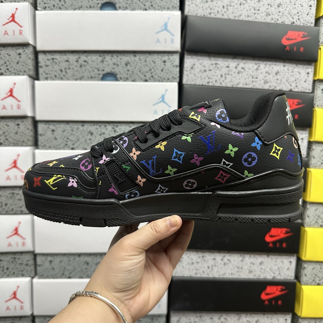 Louis Vuitton Trainer V2-14 - Image 3