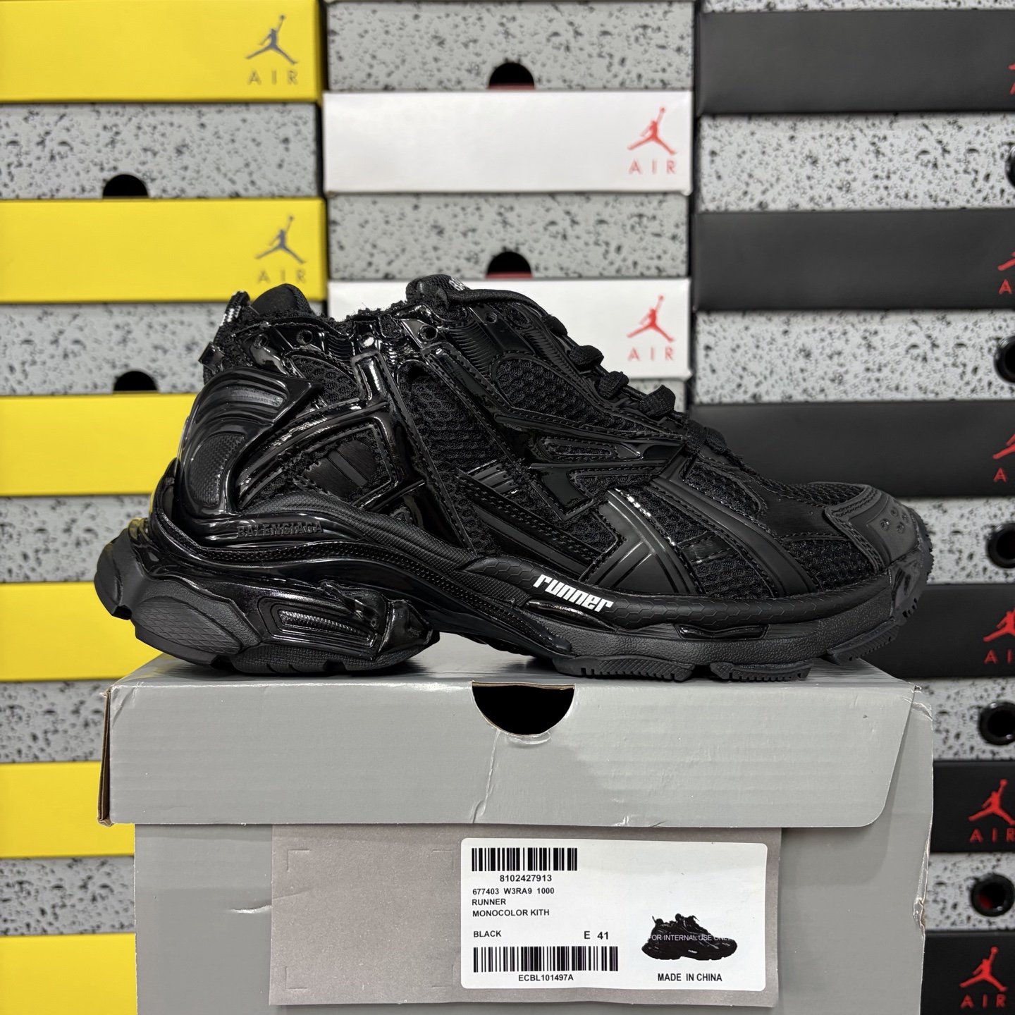 Balenciaga BLCG Runner Black 7.0 - Image 13