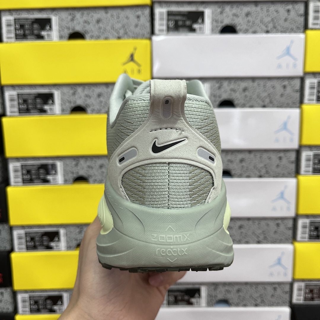 Nike Zoom Vomero - Image 5
