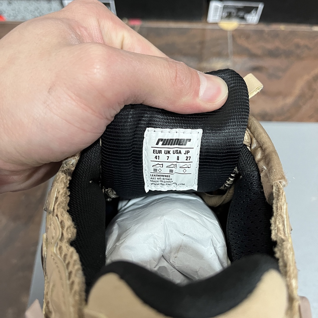 Balenciaga BLCG Runner 7.0 - Image 5