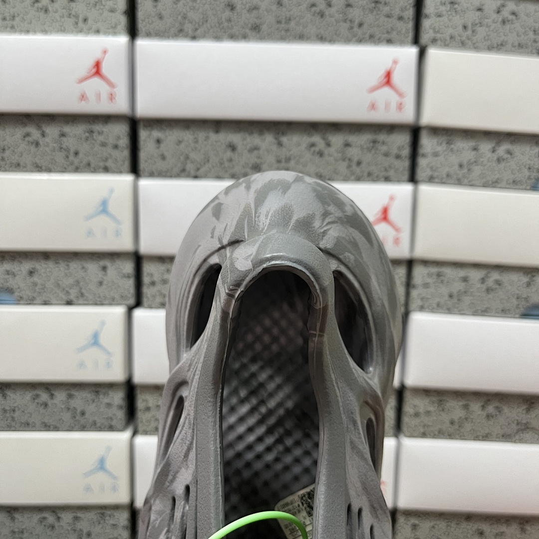 Adidas Slide/Foam Runner - Image 5