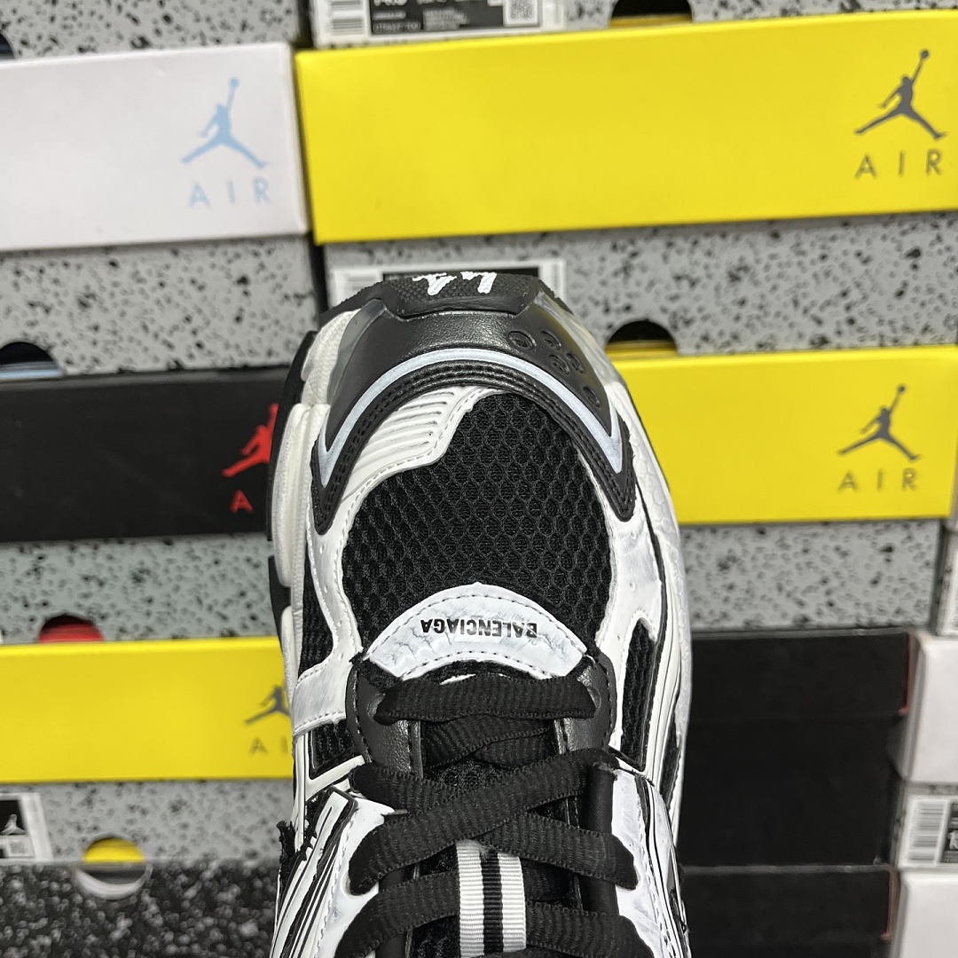Balenciaga BLCG Runner 7.0 - Image 5