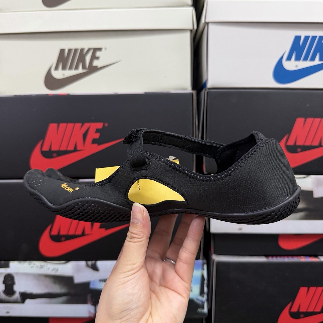 Suicoke Finger Chukka Boot - Image 2