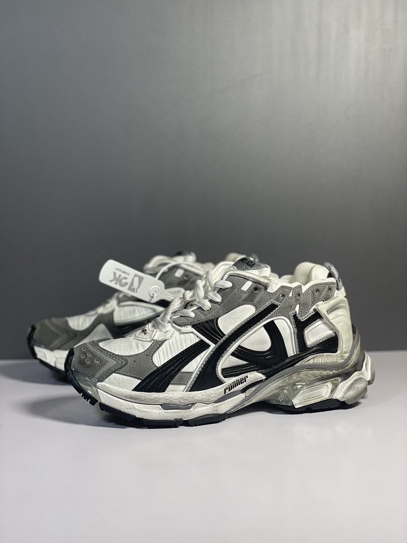 Balenciaga Runner 7.5 - Image 75