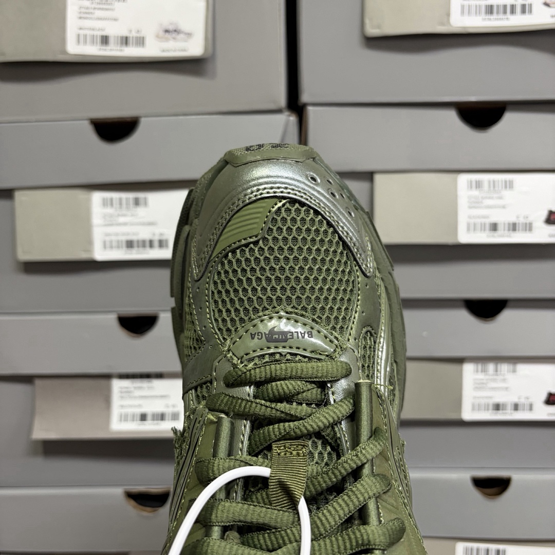 Balenciaga BLCG Runner7.0 - Image 107