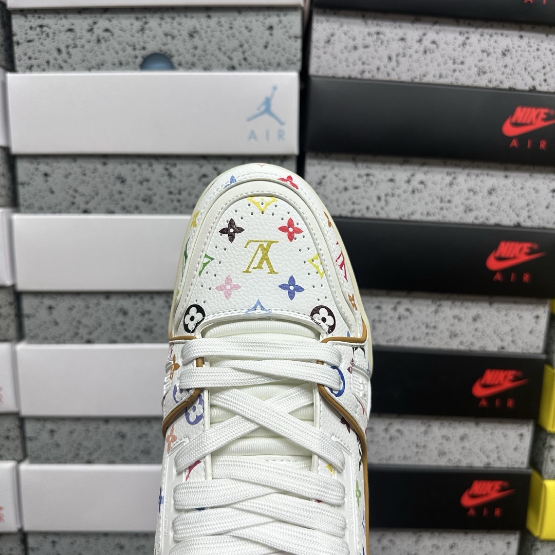Louis Vuitton Trainer V2-13 - Image 4