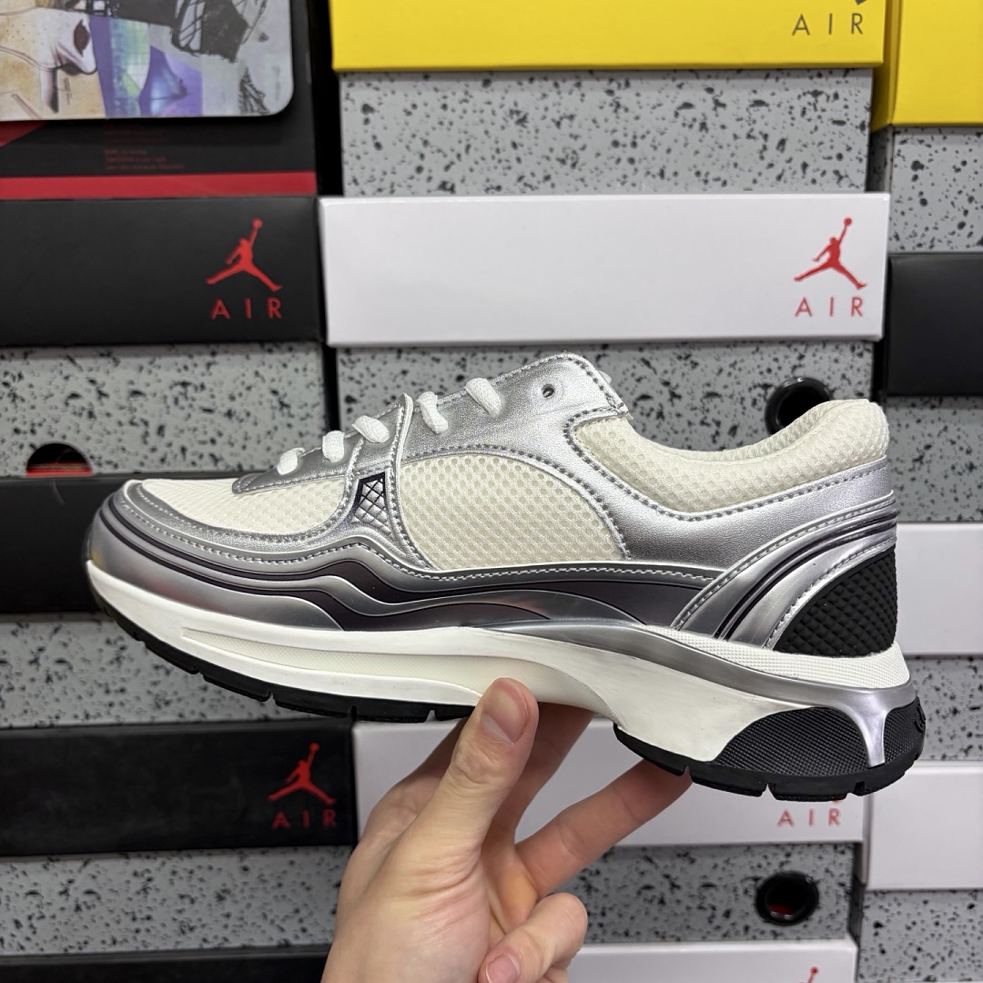 Chanel CC Runner White Silver K5451 / - Image 9