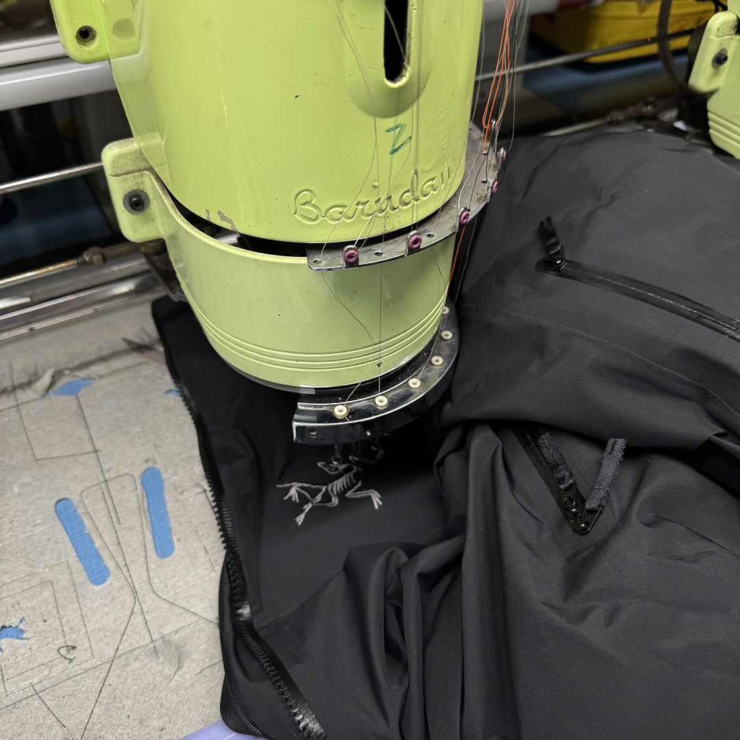 Arc'teryx Macai Jacket Black 70 Velvet - Image 6