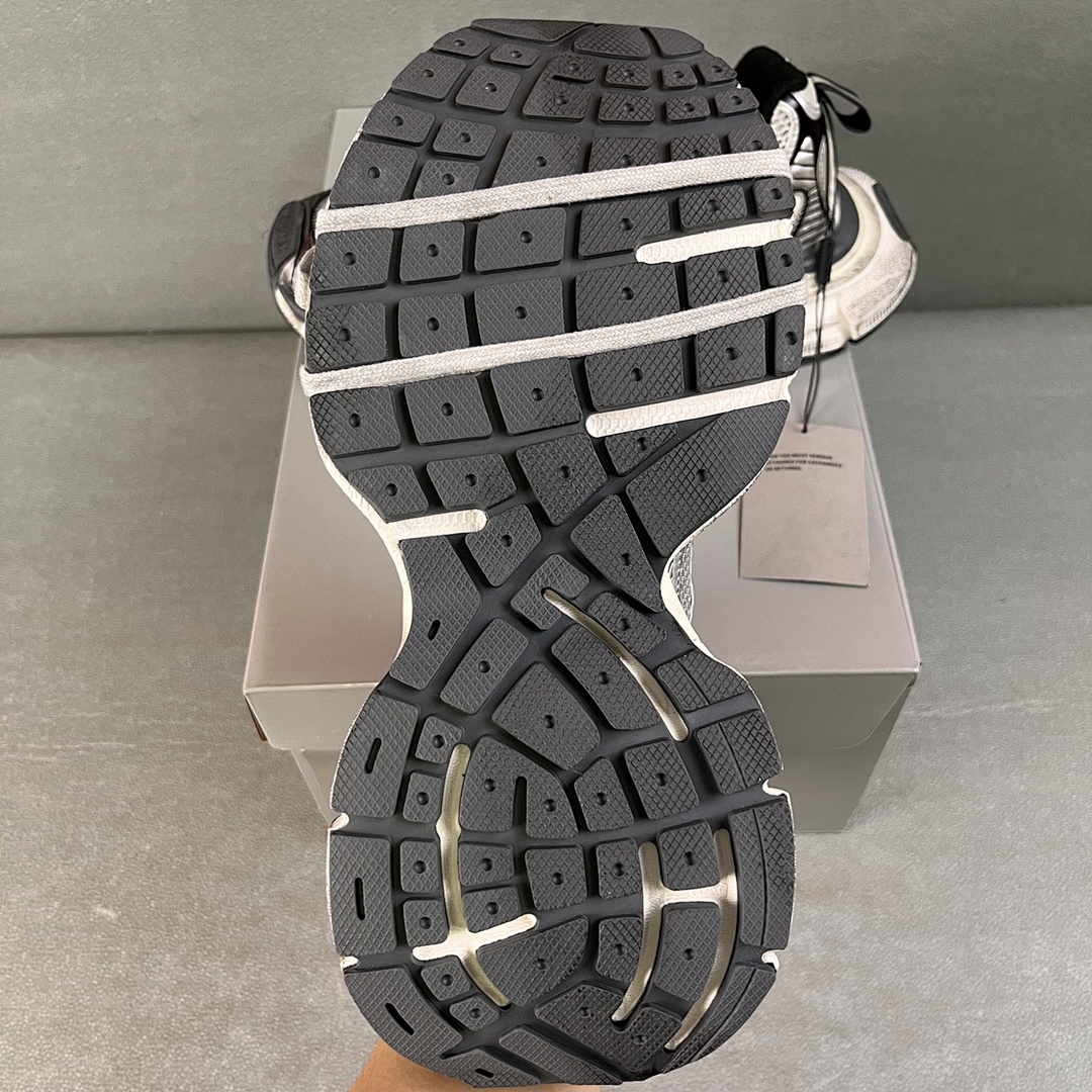 Balenciaga 3Xl - Image 113
