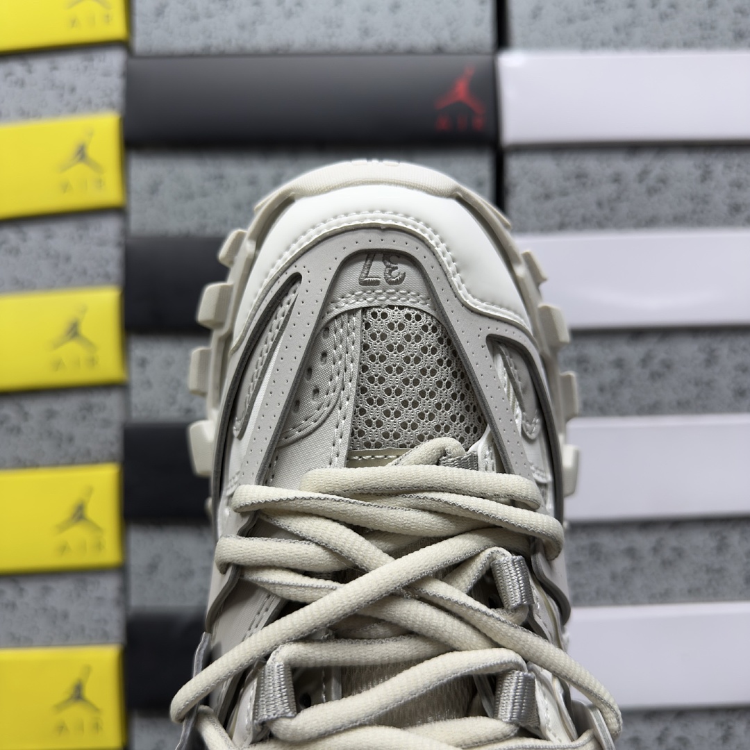Balenciaga BLCG Track 9697 Off White Label - Image 4