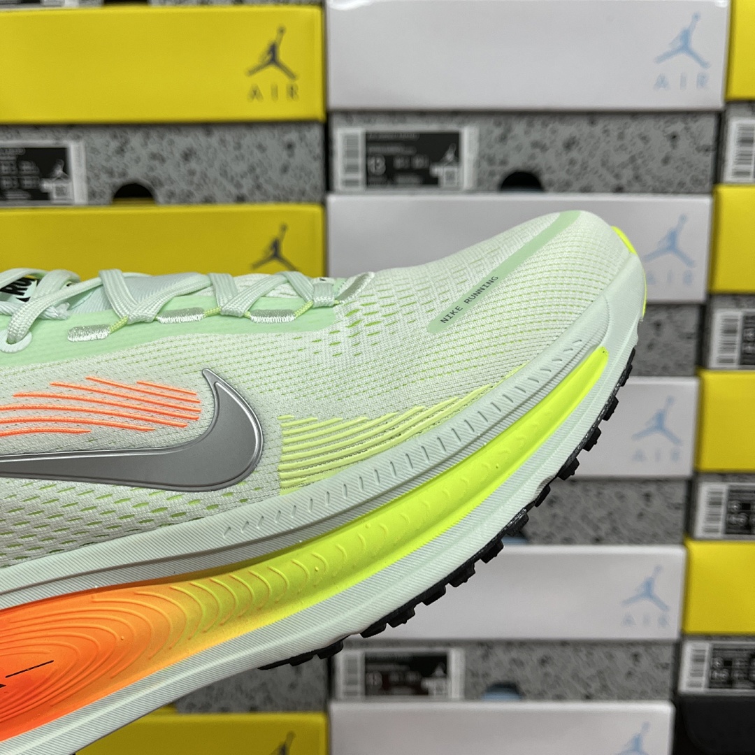 Nike Zoom Vomero - Image 9