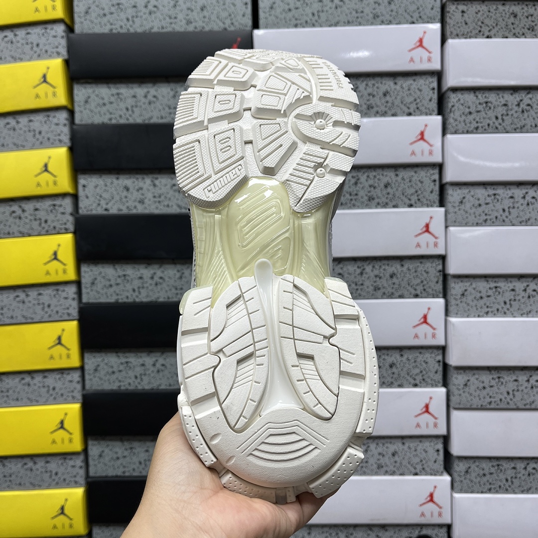 Balenciaga BLCG Runner 7.5 - Image 10