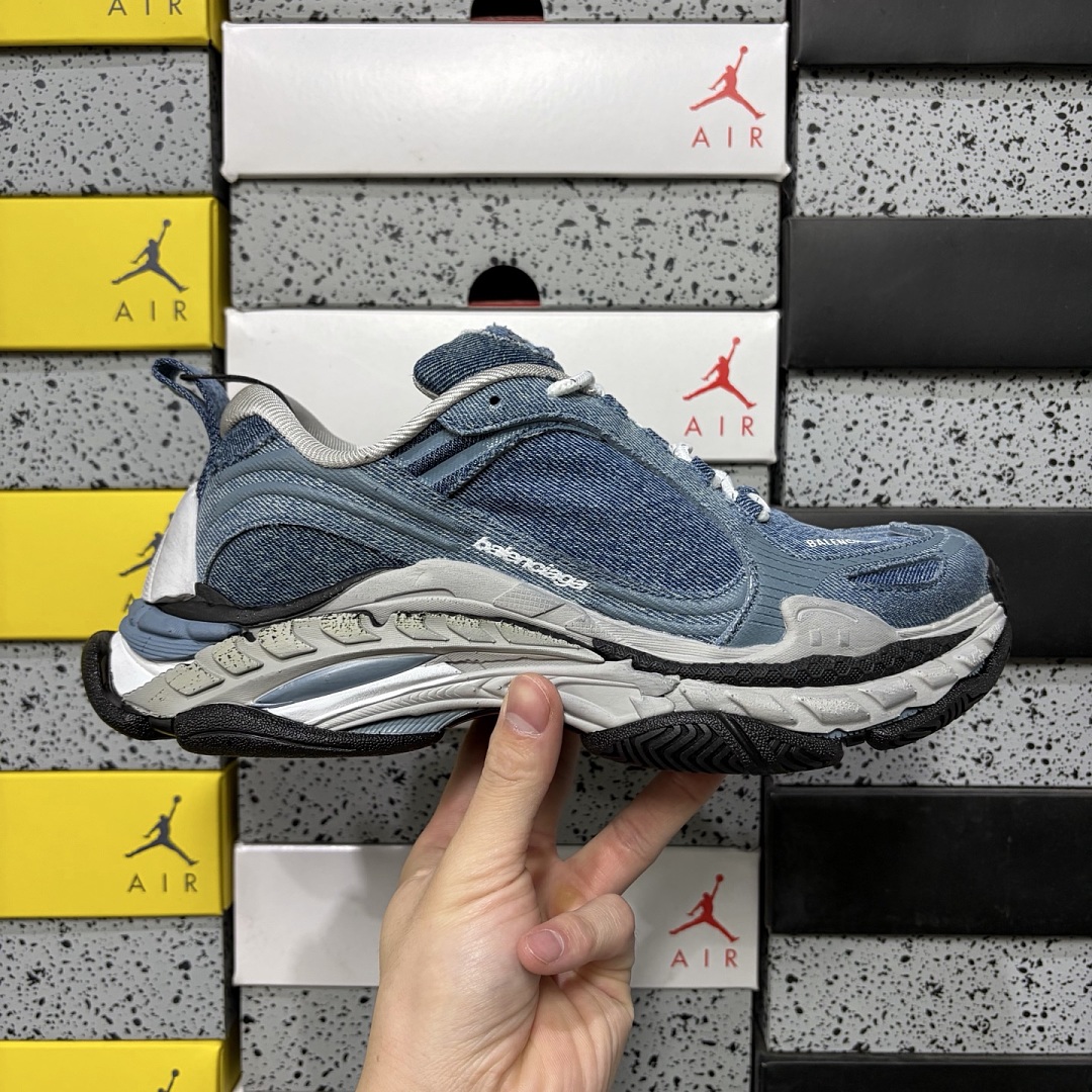 Balenciaga Triple S 2 - Image 3