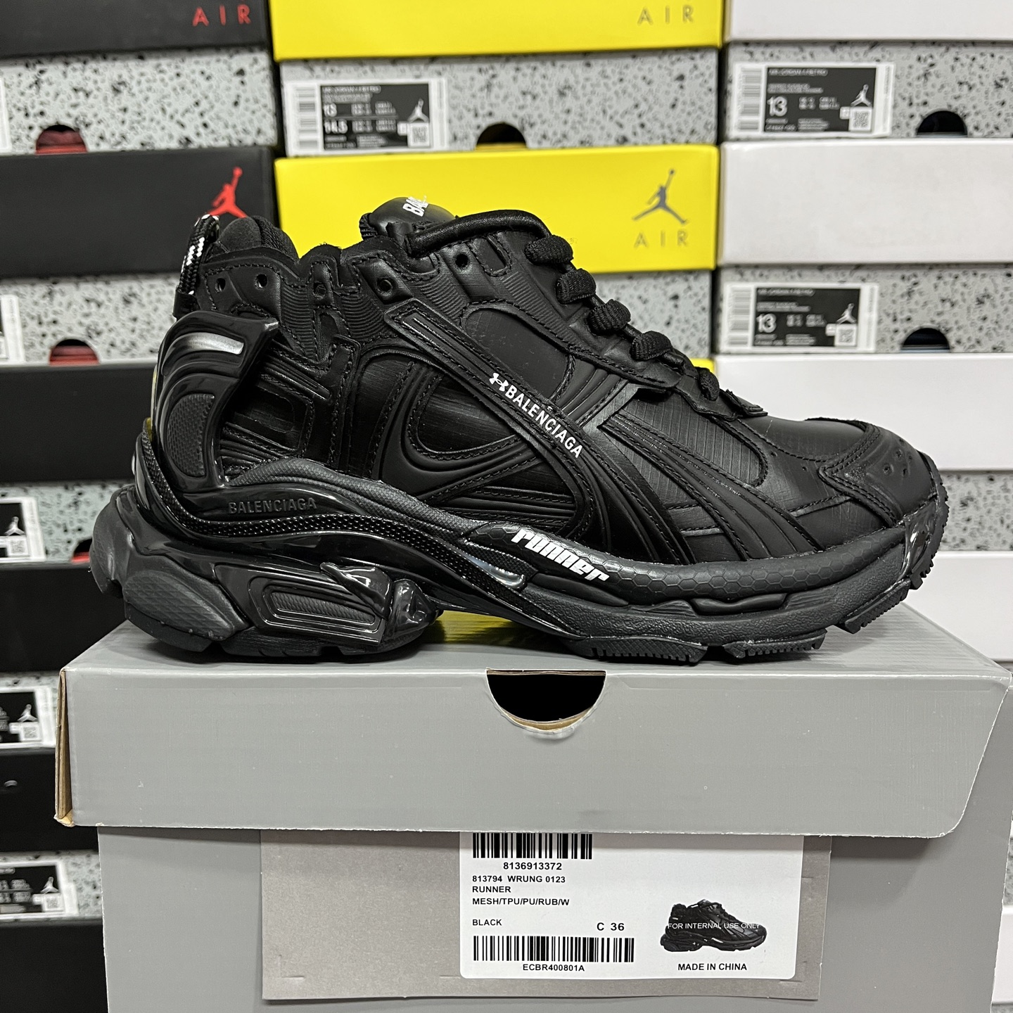 Balenciaga BLCG Runner 7.5 - Image 11
