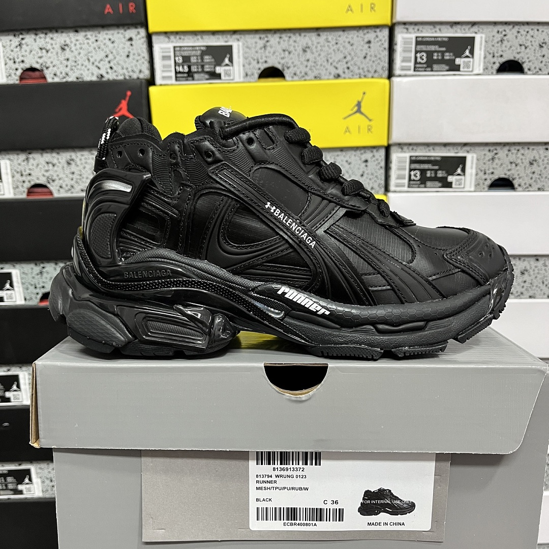 Balenciaga BLCG Runner 7.5