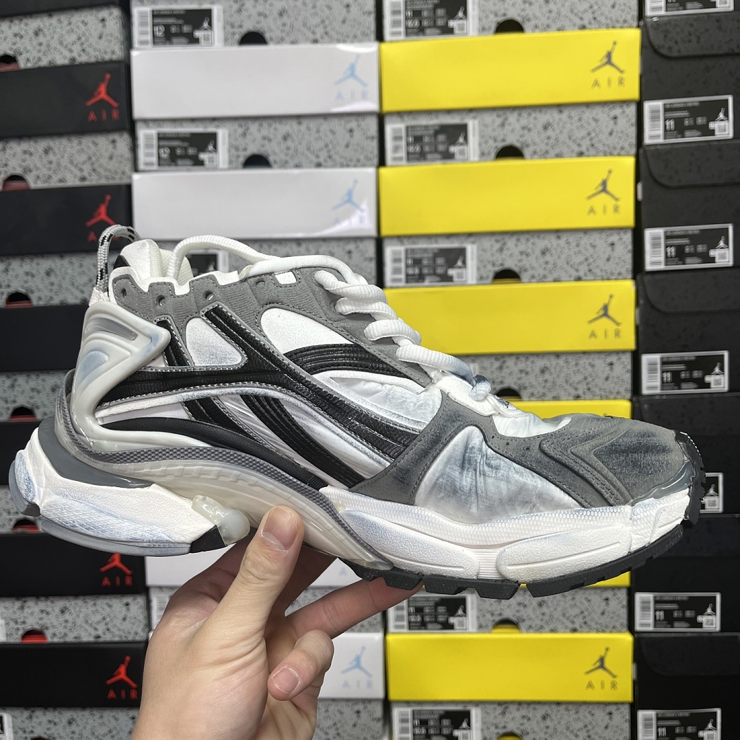 Balenciaga BLCG Runner 7.5 - Image 3