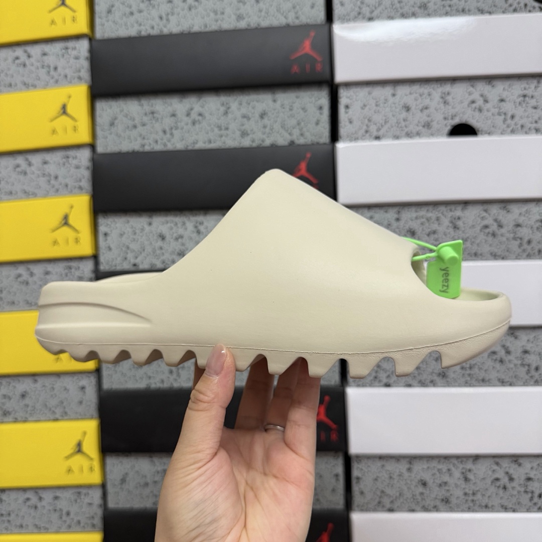 Adidas Slide/Foam Runner - Image 121