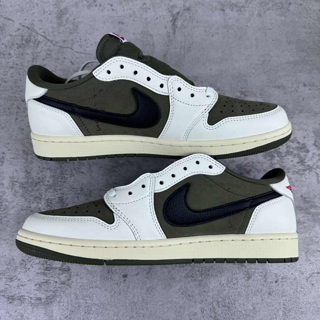 Chanel Nike Dunk SB Low Pro - Image 2