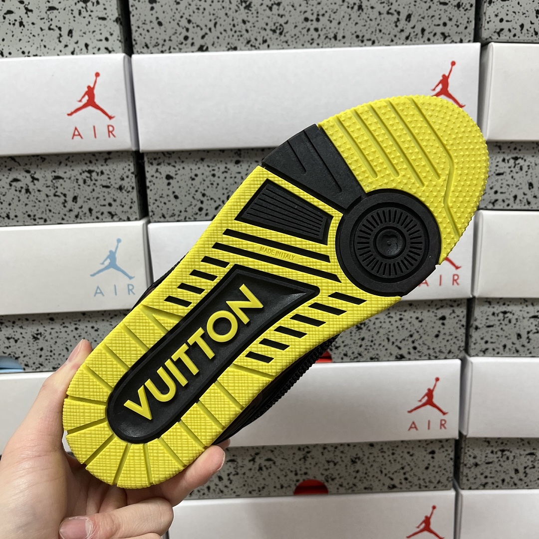 Louis Vuitton Trainer Rhinestone - Image 4