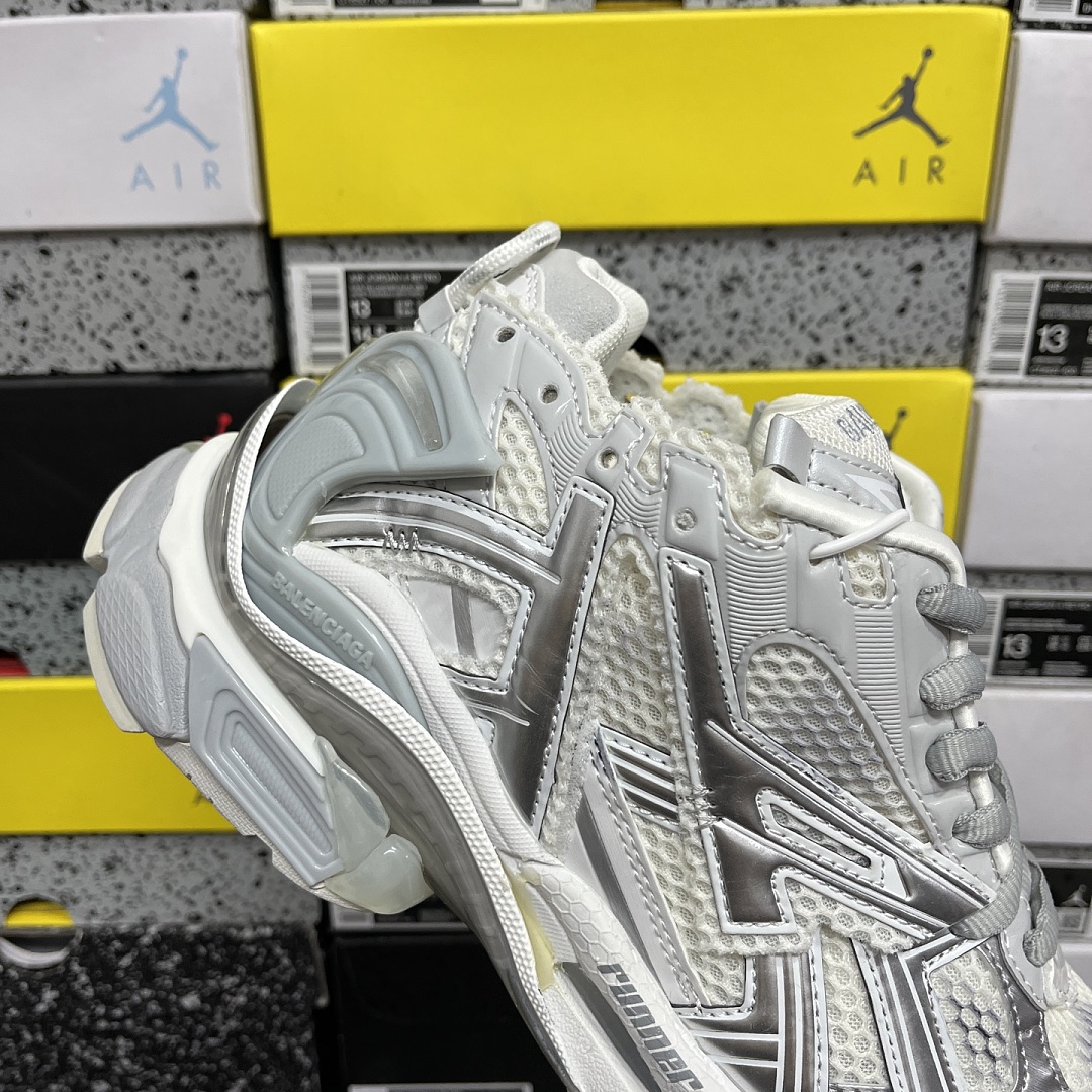 Balenciaga BLCG Runner 7.0 - Image 2