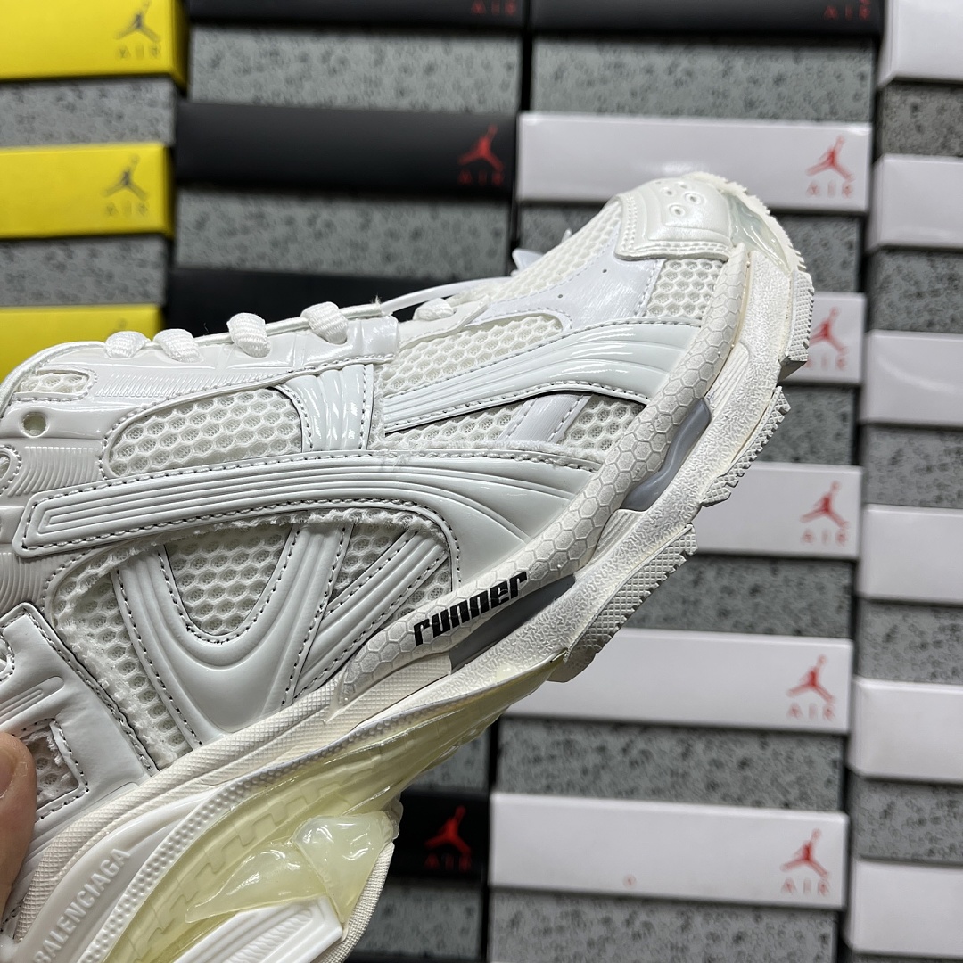 Balenciaga BLCG Runner 7.5 - Image 5