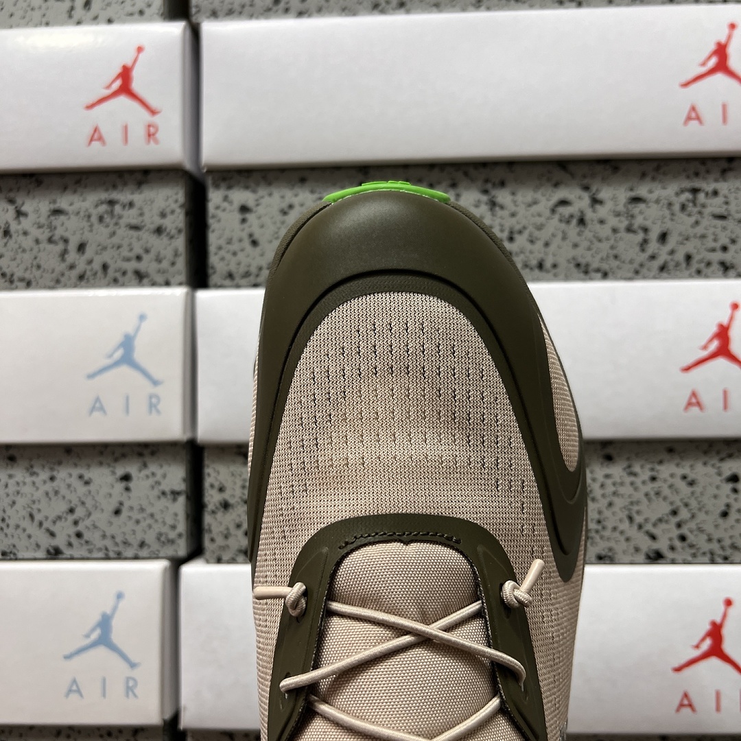 On Running Cloudsolo LOEWE (Khaki Green Sand) - Image 5