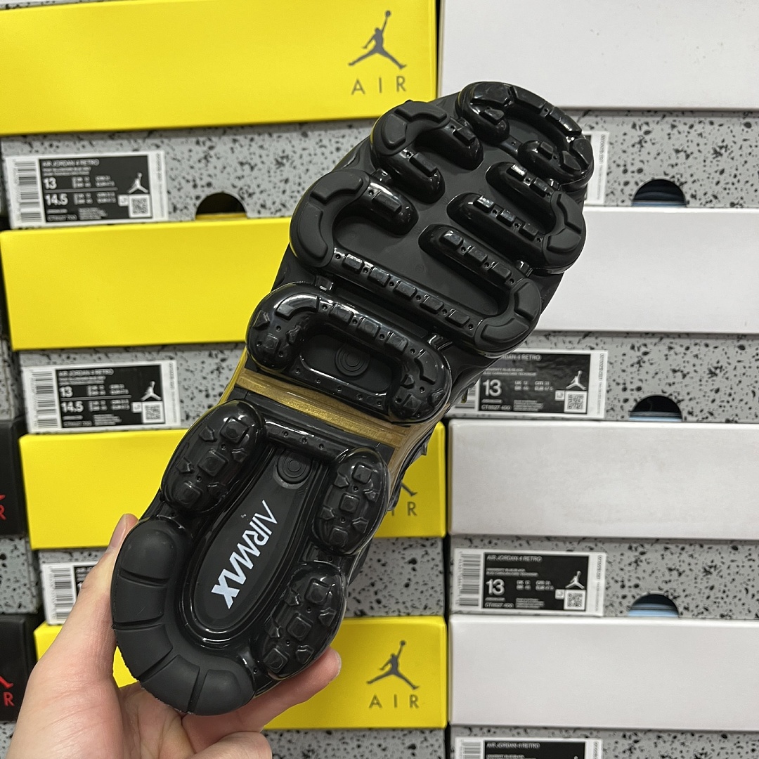 Nike Air VaporMax Plus - Image 9