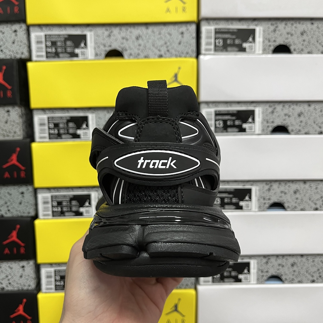 Balenciaga BLCG Track 3.0 - Image 8
