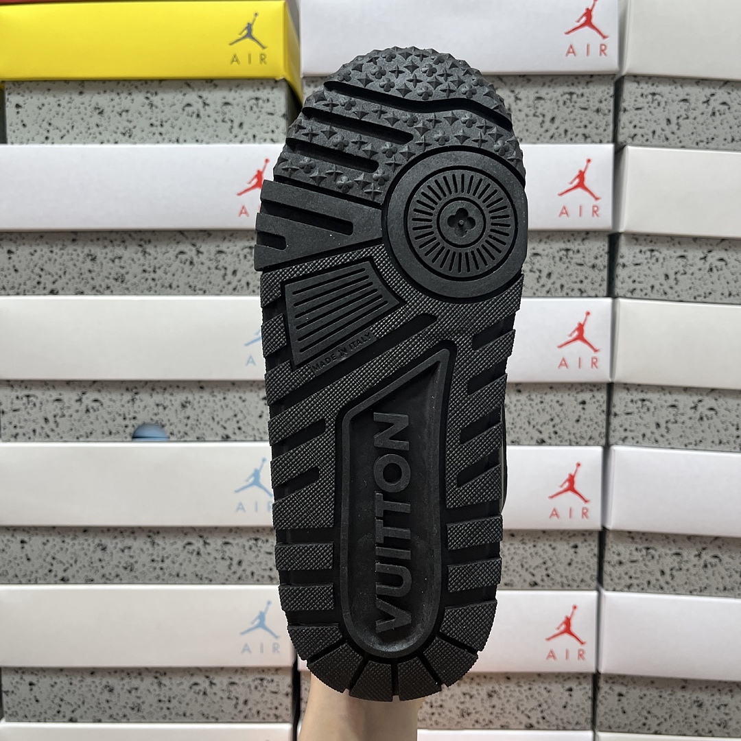 Louis Vuitton Trainer Maxi (Black) - Image 6