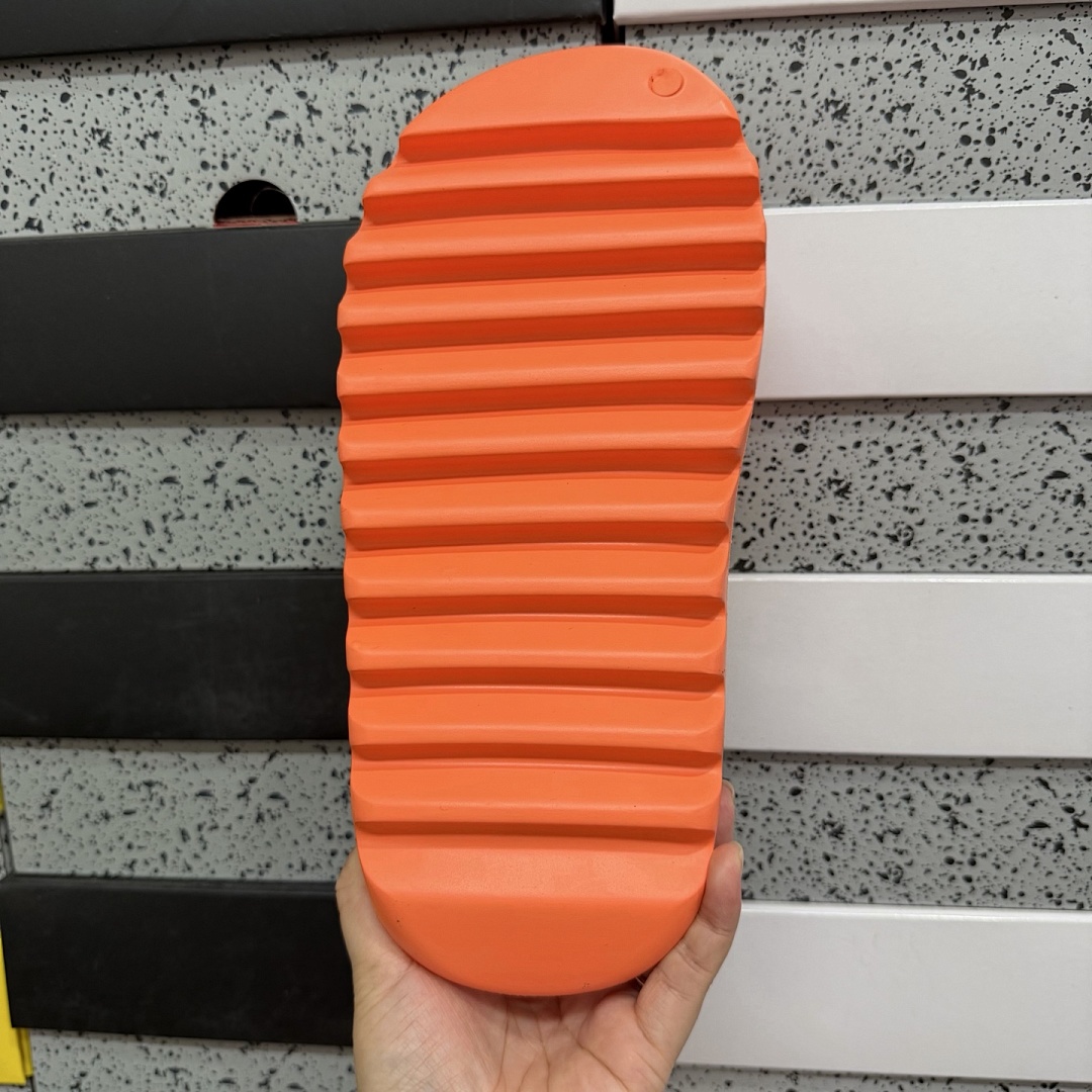Adidas Slide/Foam Runner - Image 29