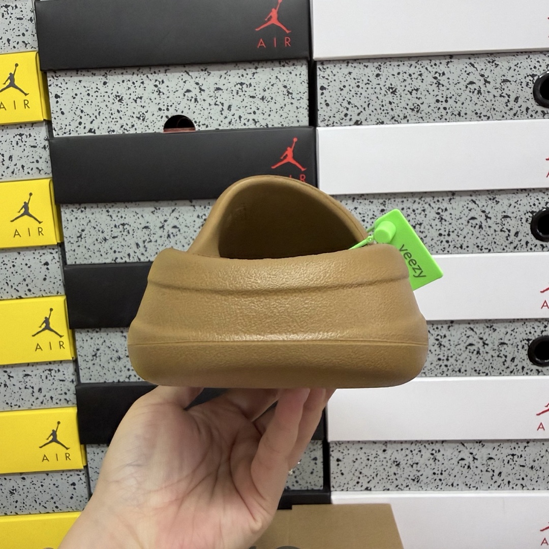 Adidas Slide/Foam Runner - Image 116
