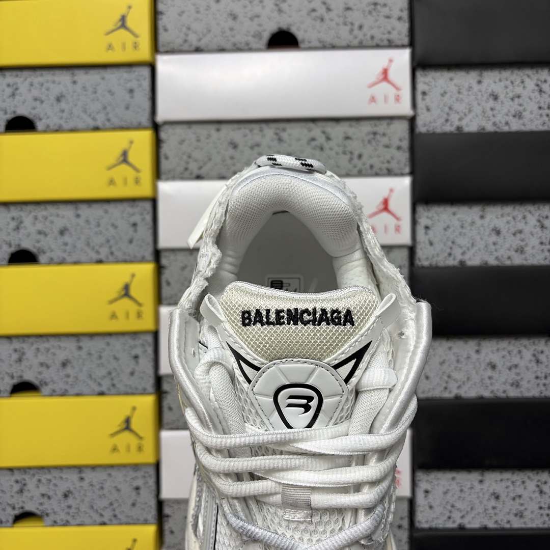 Balenciaga Runner LED 7.5 (White) - Image 5