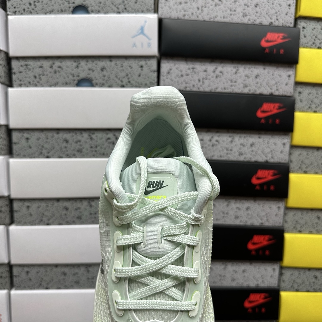 Nike Vomero Premium Barely Volt - Image 3
