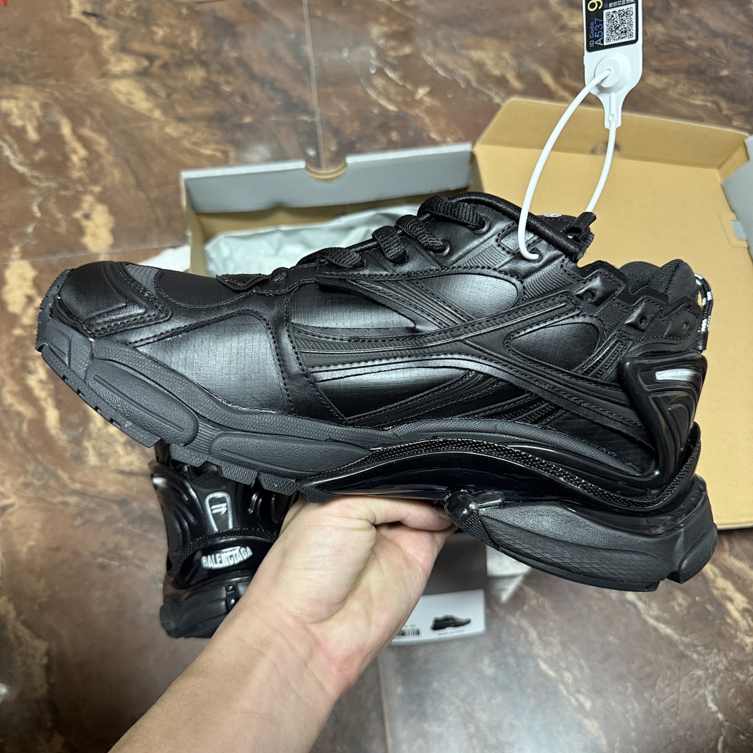 Balenciaga Runner 7.5 - Image 6